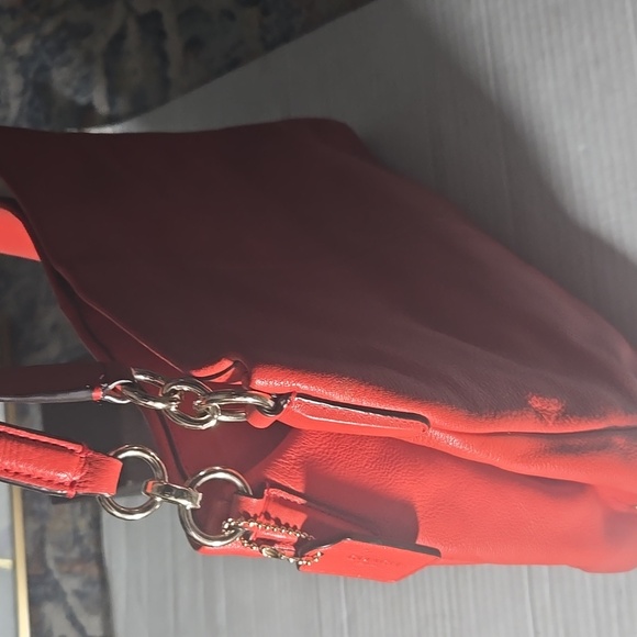 Coach Madison - Picture 2 of 7